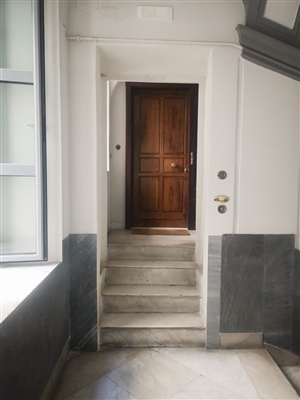 Appartamento in vendita 110 mq Via Broggia   Napoli   Portone di Ingresso